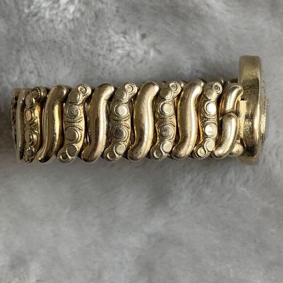 Vintage Co-Star Sweetheart Bracelet | WWII Era | Gold Over Sterling Floral Heart - Picture 5 of 11